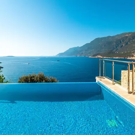 Lighthouse Loft Ayisigi 4* Yeniköy